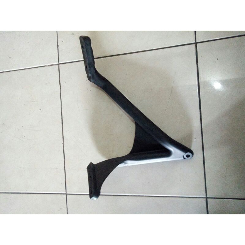 (HINO Tanduk Rusa) Bracket Tangkai Spion Kiri ATAS HINO Lohan Kualitas Bagus Bukan Pipa Besi