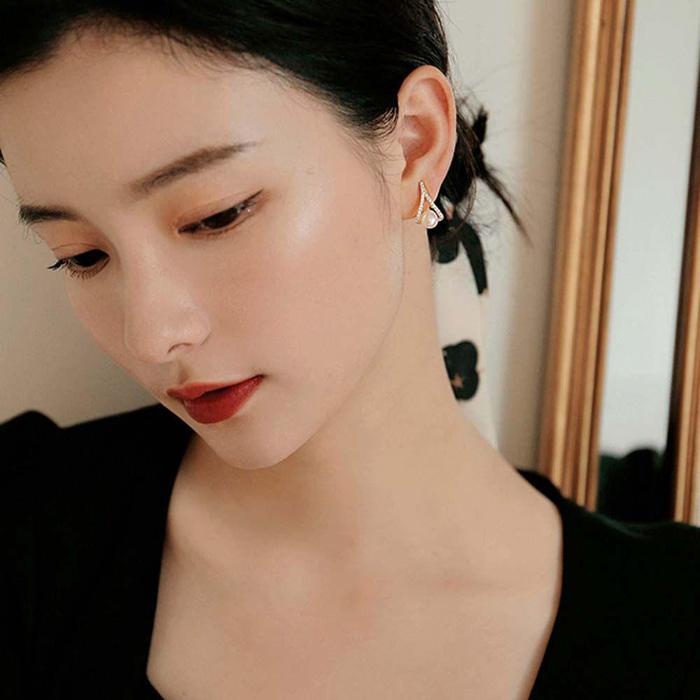 Mxbeauty Anting Mutiara Manis Geometri Sederhana Segitiga Berlian Imitasi Wanita Anting Pejantan Anting Perempuan