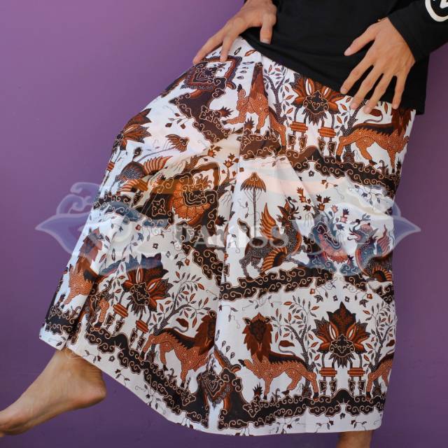 Sarung Batik Tradisional Cirebon Paksi Naga Liman - Sarung Batik Cirebon Naga Liman