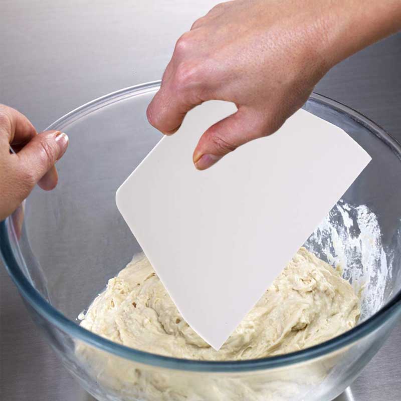 Useful Baking Dough Scraper / Kitchen Cake Cream Butter Smooth Spatula / Plastic Dough Scraper