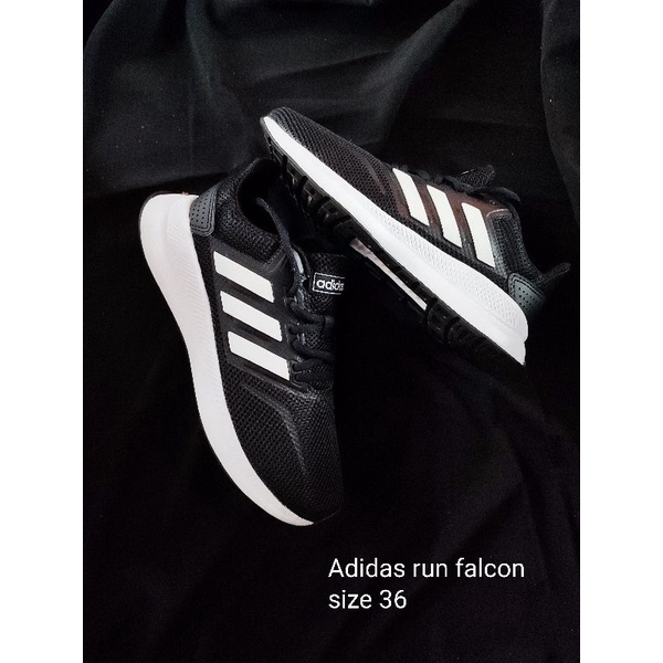 ADIDAS RUNFALCON ORIGINAL BNIB