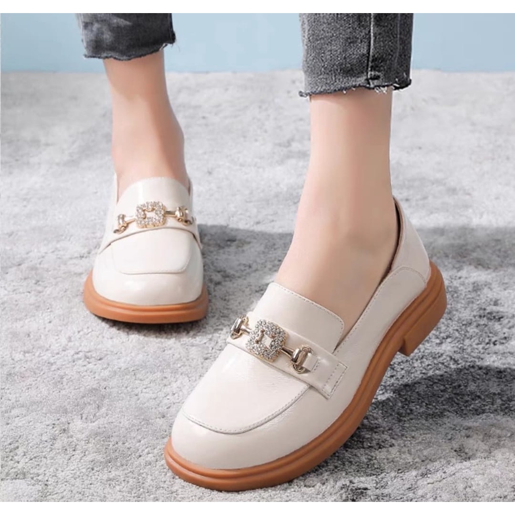 Sepatu Loafer Docmart Wanita / Sepatu Mutiara Import Zeline DM 17