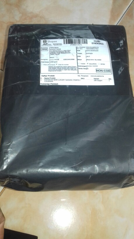 Kintakun New Luxury Saigon / Porto / Lousiana