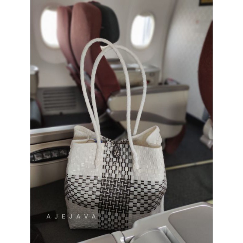 Tas anyaman plastik Jelly monochrome