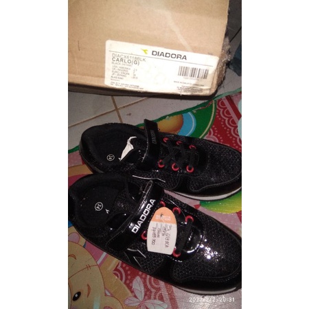 sepatu diadora anak