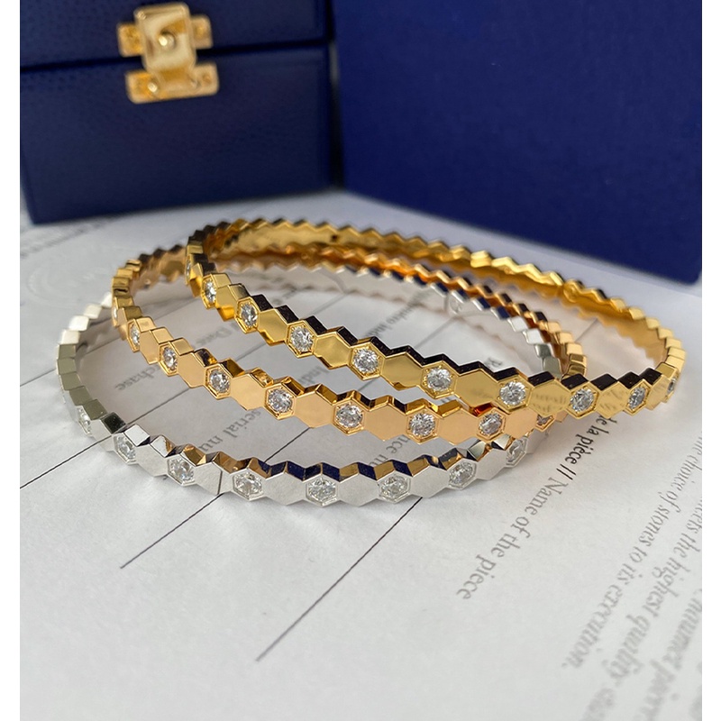 Gelang Lapis Emas 18k Bahan Titanium Steel Bentuk Sarang Lebah Heksagonal Aksen Zircon Gaya Korea Untuk Wanita