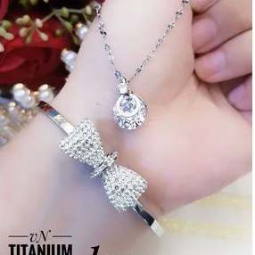 Titanium set Gelang Kalung t436