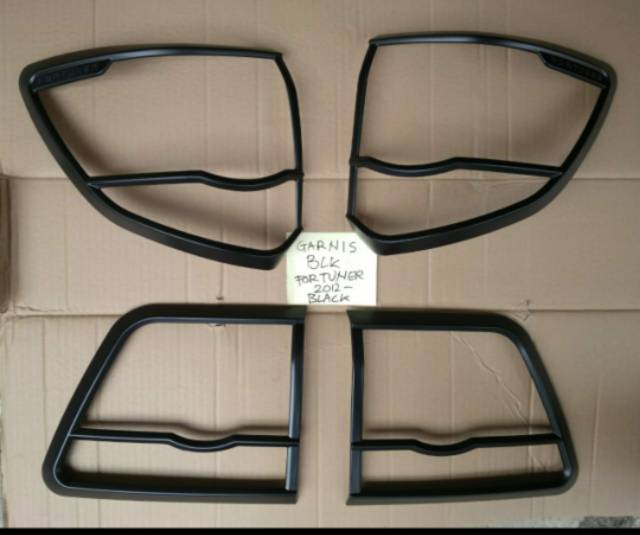 Garnish fortuner lama 2006-2012 hitam dof