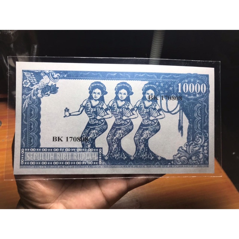 Uang Kuno Soekarno 10000 Rupiah Tahun 1964 Biru Belakang Penari 3 code 555