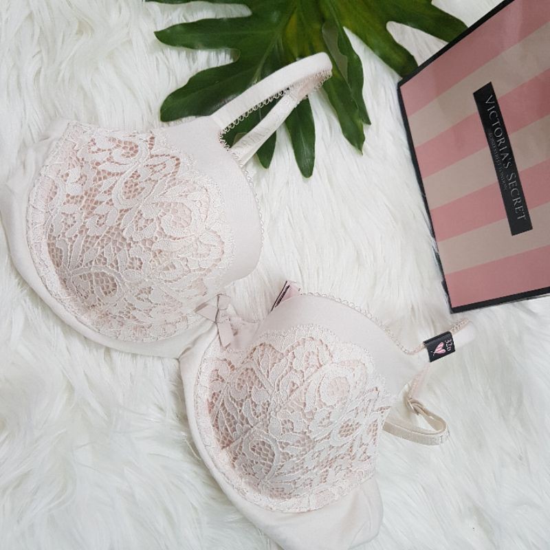 Victoria's Secret Bra Size 32 D - 117