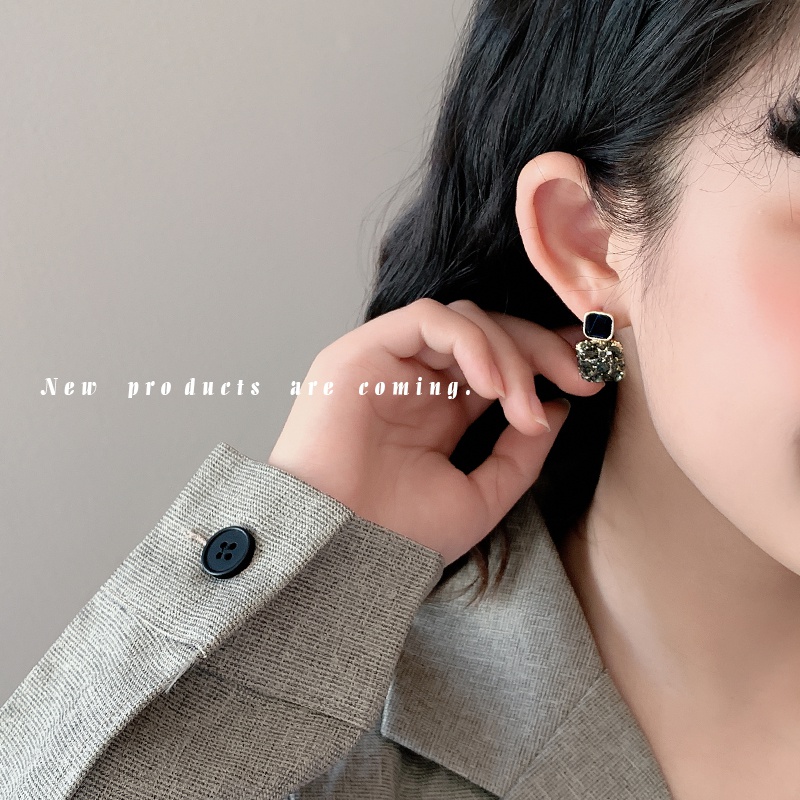 Anting Stud S925 Silver Needle Bentuk Persegi Aksen Berlian Untuk Wanita