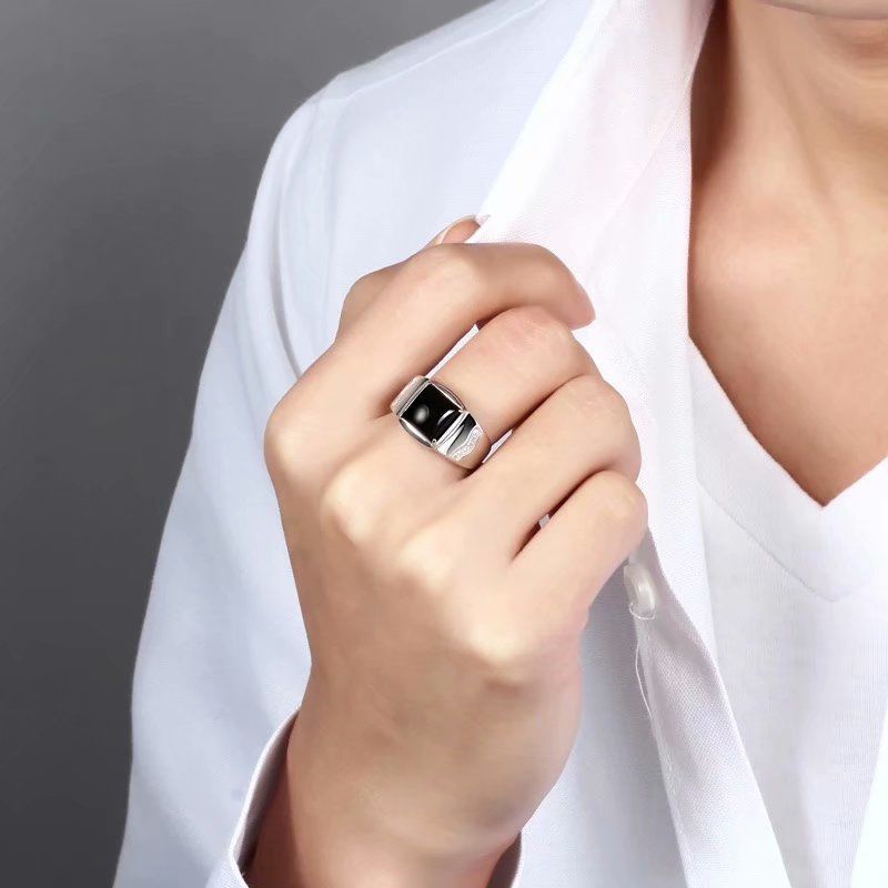 Cincin Pria Model Terbuka Adjustable Bentuk Kotak Warna Hitam Glossy