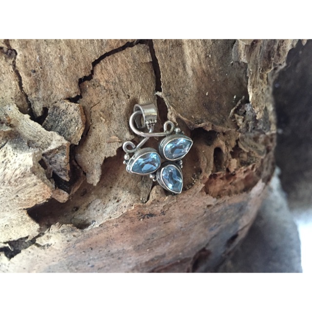Liontin perak kombinasi batu blue topaz