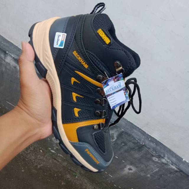 SEPATU GUNUNG BECKHAM