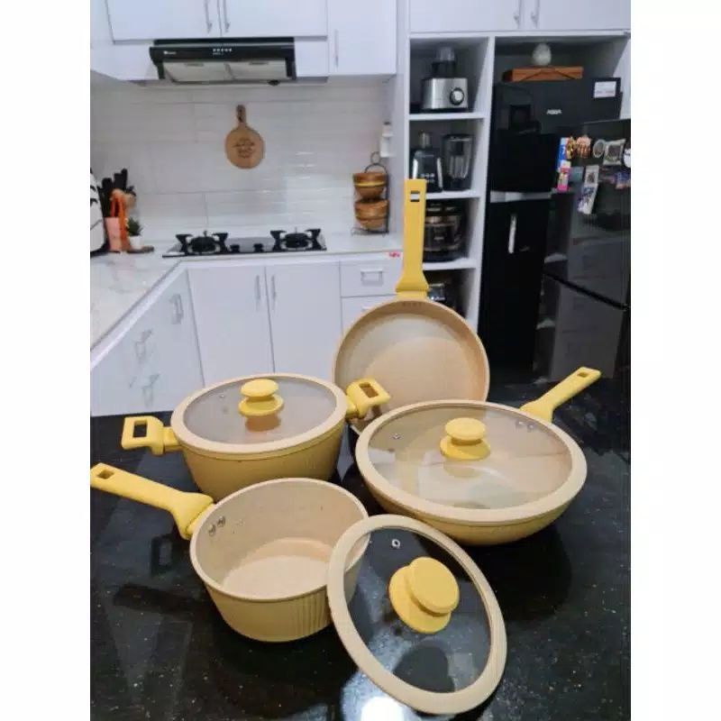 YELLOW PUMPKIN COOKWARE SET SWIDEN