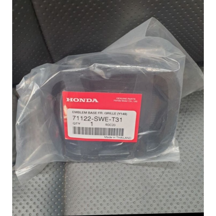 (100% Ori ) Dudukan hitam emblem H Honda CRV 2010-2012 original Keren Gan