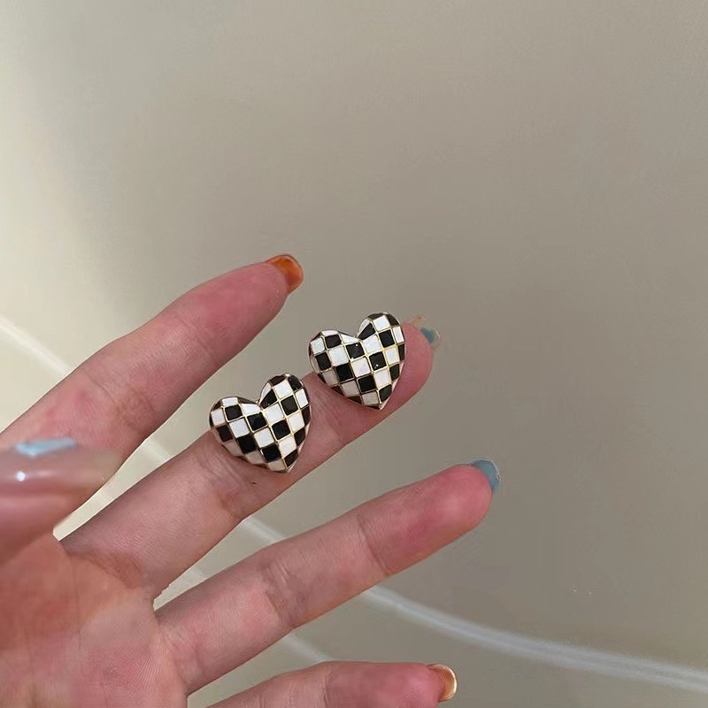 Anting Stud Desain Love Checkerboard Gaya Korea Untuk Wanita