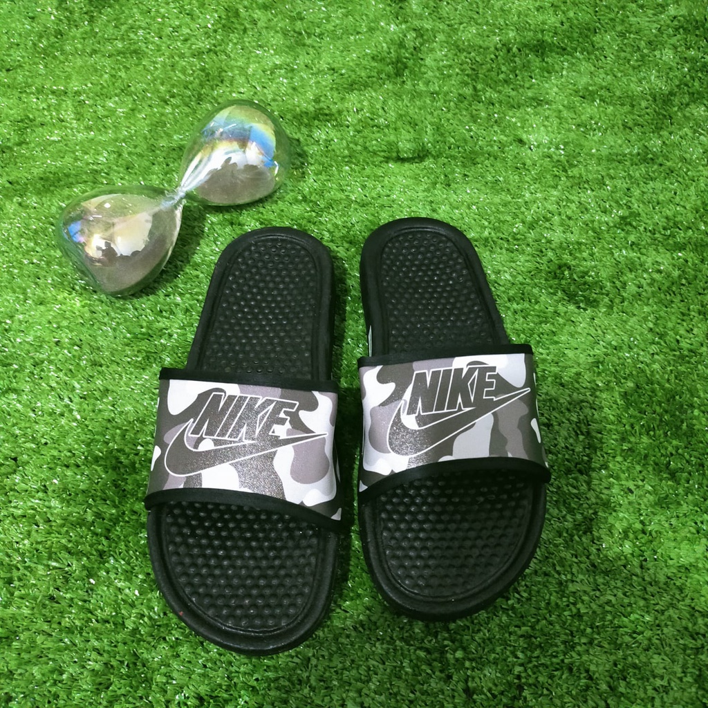 Slip on Pria Sandal Anti Licin Ringan ARMY