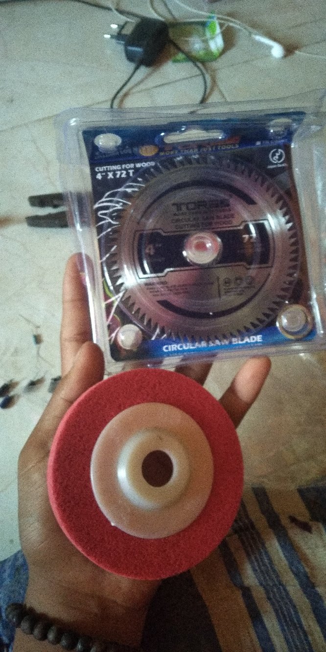 Gerinda Poles 4 Inch - Non Woven Steinles-besi Polishing