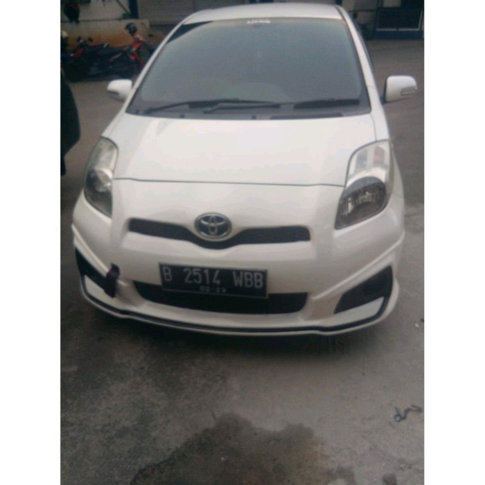 GRATIS REFLEKTOR BELAKANG BODYKIT yaris Trd 2013 full bumper upgrade dari 2010 2011 2009