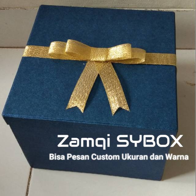 

Kotak kado gift box 20 x 20 x 15 bisa pesan custom warna dan ukuran bucket bunga souvenir dll