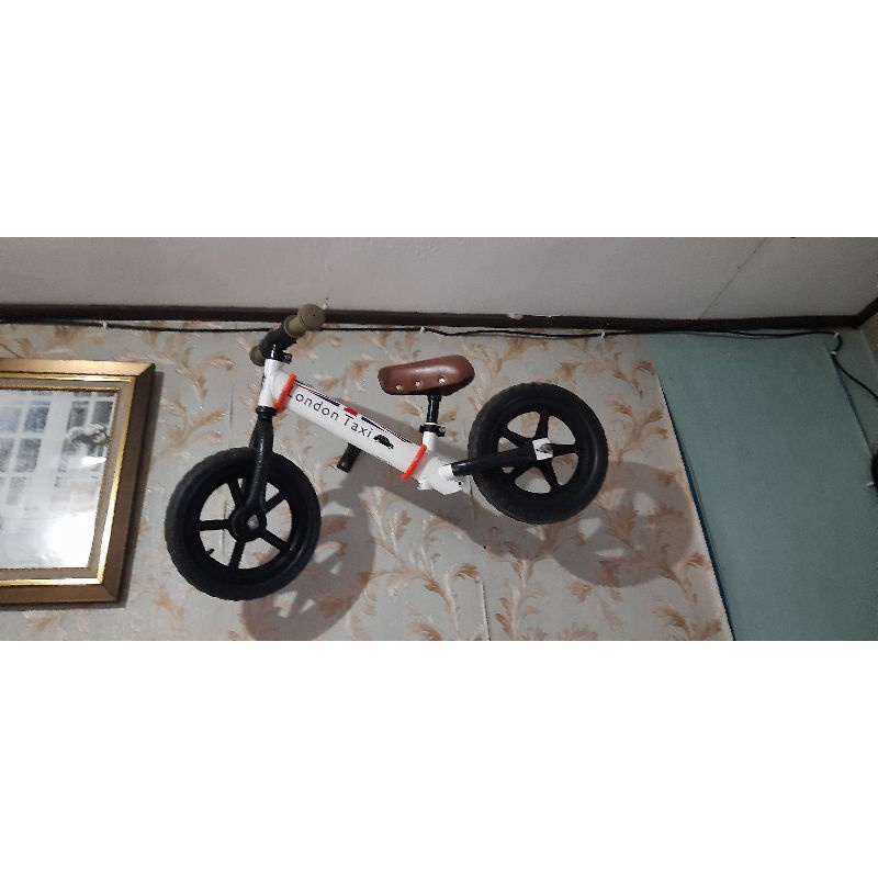 LONDON TAXI BALANCE BIKE SECOND