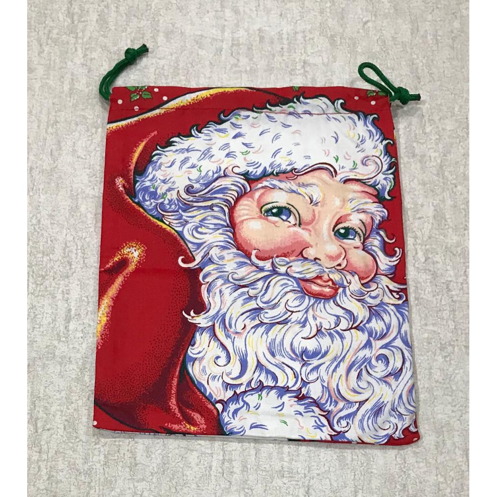 

KANTONG HADIAH MOTIF NATAL SERUT CHRISTMAS SANTA UKURAN 19x25cm (PxT)