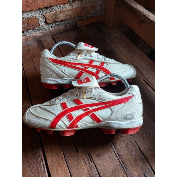 sepatu bola asics original second bekas pakai ukuran 40