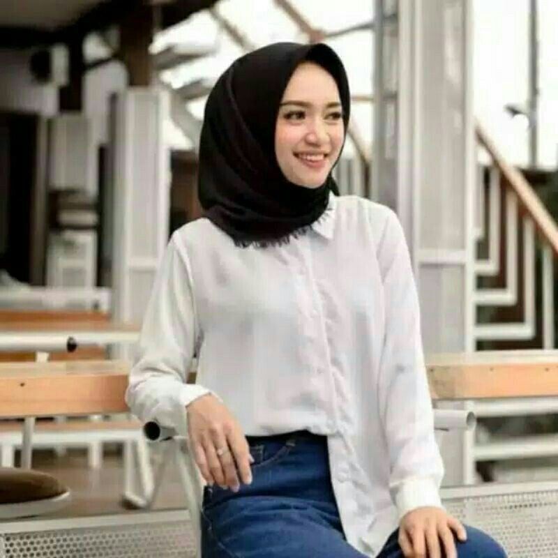 Atasan Kemeja Wanita Polos Casual Hitam Putih Wanita Lengan Panjang Bahan Moscrepe-Putih