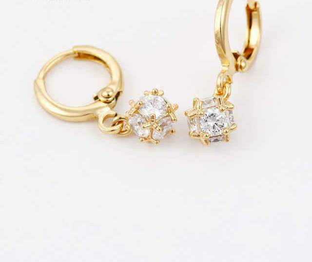 Anting dewasa permata mewah