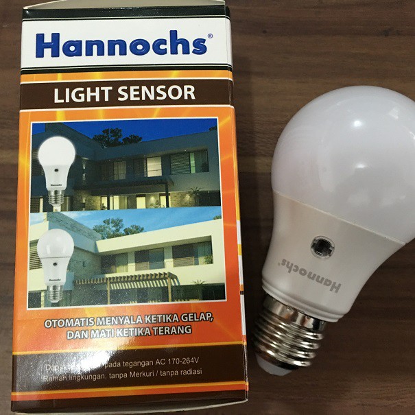 LAMPU LED SENSOR 6W Gelap Menyala Pagi Mati Otomatis merk Hannochs