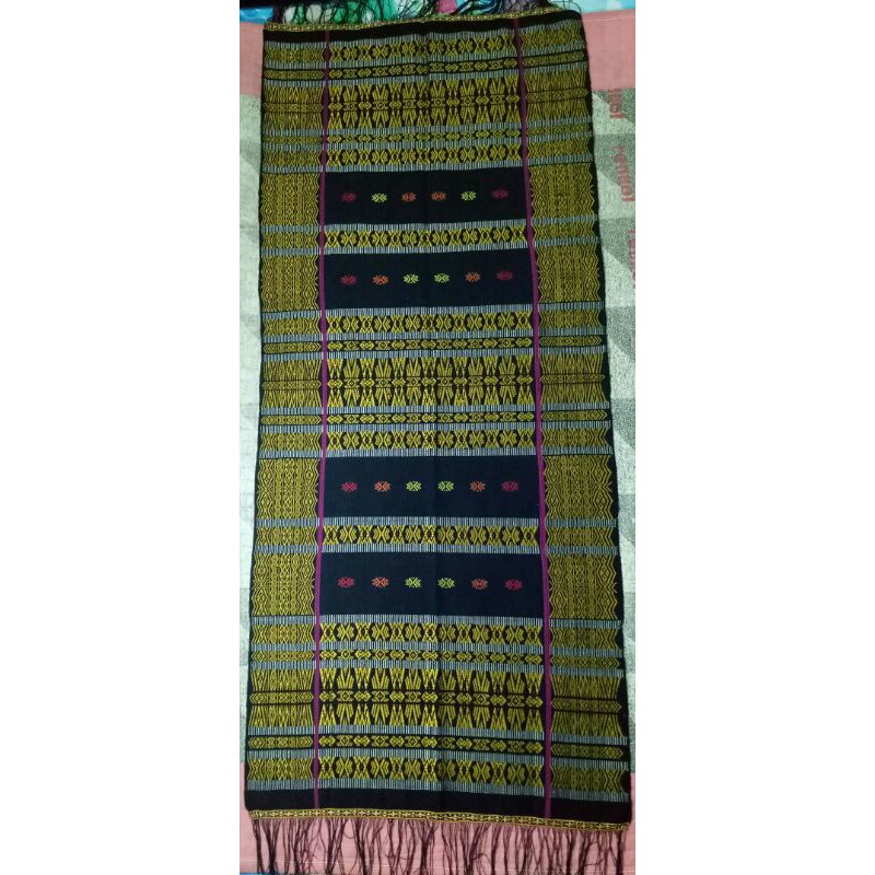 Uis nipes semi sutra warna Hitam