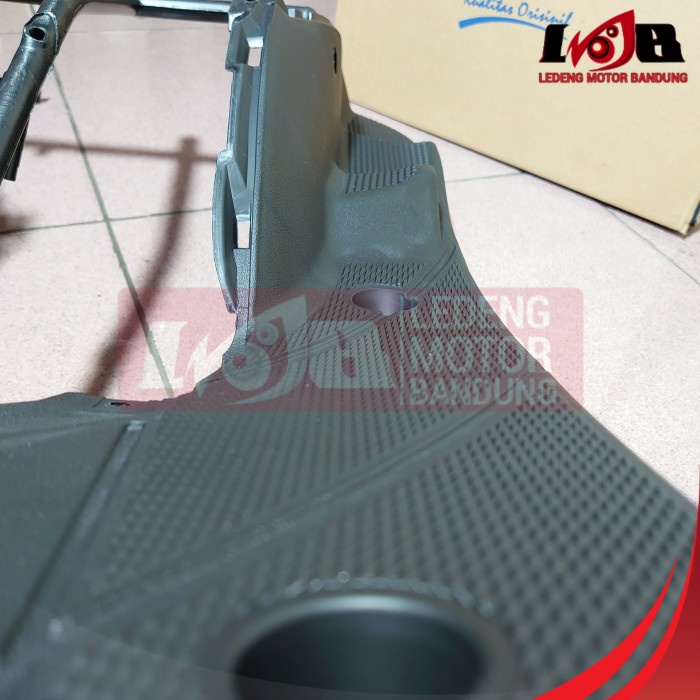 Win Footrest Atas Pijakan Kaki Mio Carbu + Tutup Aki Plastik Bagus