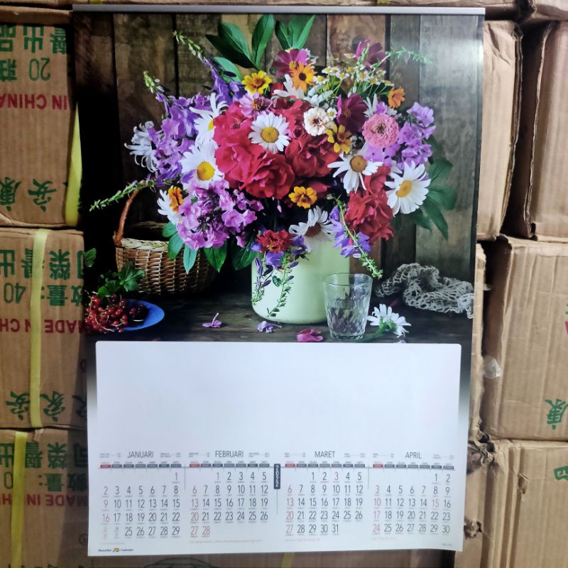 

Kalender dinding caturwulan 2022 rangkaian bunga