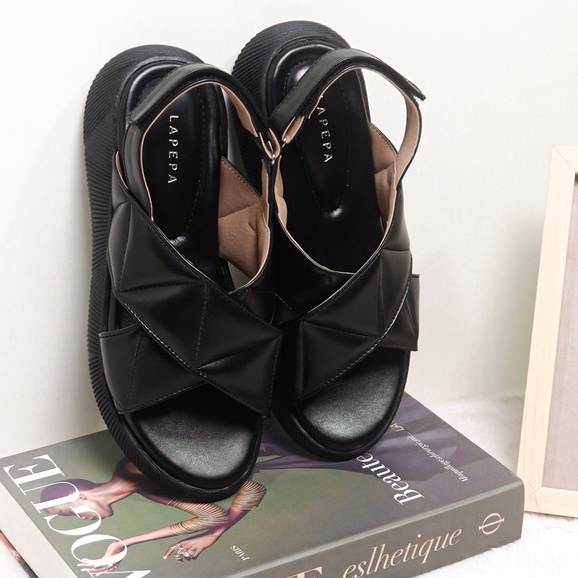 LAPEPA YUK -  Sepatu Sandal Wanita Wedges JOVITA Model Ban dua Tali Strap belakang Hak Tinggi Sole 4 cm Spatu Sendal Gunung Cewek  Size 36 37 38 39 40 41 Warna BLACK Hitam Black Cewe Kekinian Premium Terbaru Shoes Ori Original Mall Official Store Promo