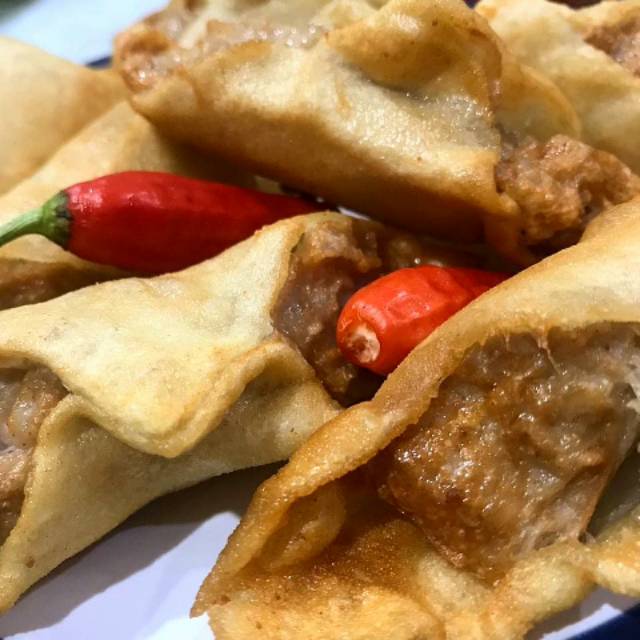 

Pangsit ayam tulang rawan