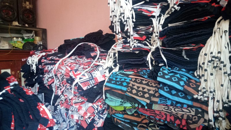 Teko Air Tea Coffee Bulat + Saringan Stainless Steel 18 Cm / 1.8 Liter