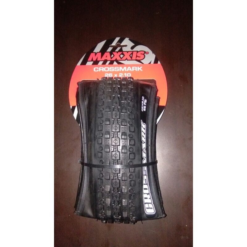 Ban luar sepeda maxxis crossmark  ukuran 26x2.10
