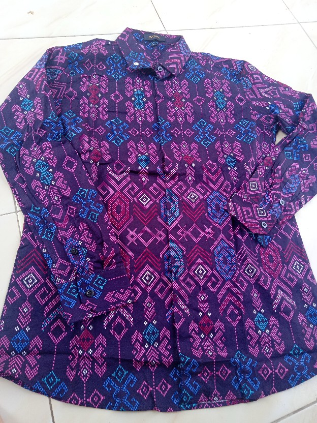 Credomenstore Kemeja Batik Pria Lengan Panjang Hitam Full Motif Floral Maron / Baju Cowok