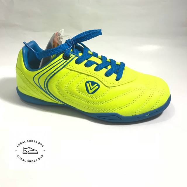 SEPATU FUTSAL LARIZO JR