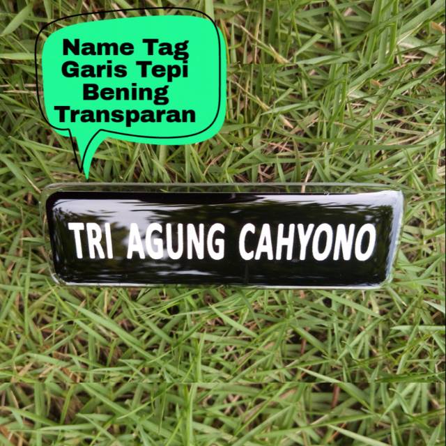 

Name Tag Garis Tepi Transparan