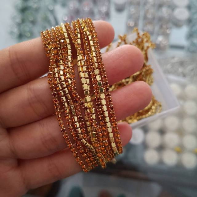 Permata rantai kuku palsu