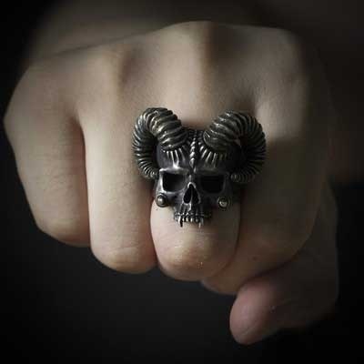 Cincin Bentuk Tengkorak Bahan Stainless Steel Warna Silver Gaya Punk Rock Ukuran 7 8 9 10 11 12 13 14 Untuk Pria