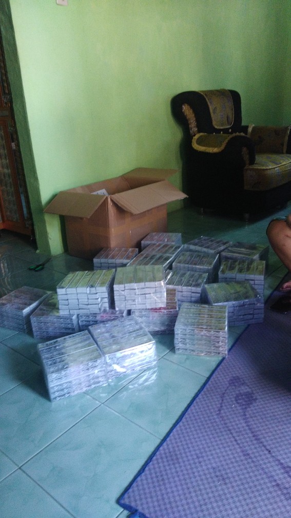 Souvenir 100 Pcs Sendok Garpu Makan Tile Kemasan Mika Motif Sovenir Pernikahan Murah Besar