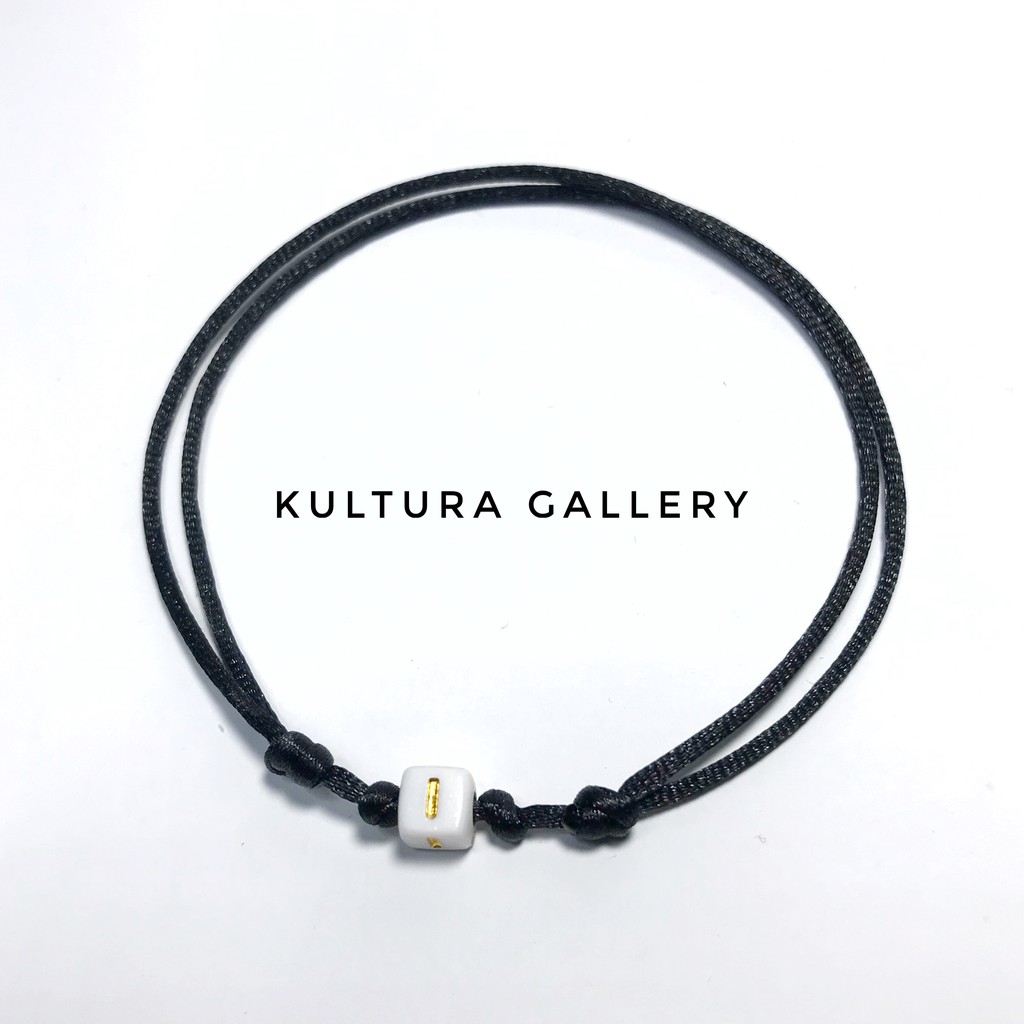 Gelang Inisial Nama Cube Putih Gold Tali Satin Ikat (Gelang Tali)