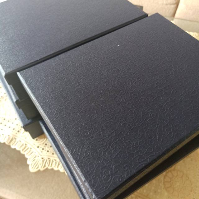 

Hardbox kotak kado 25x25x5