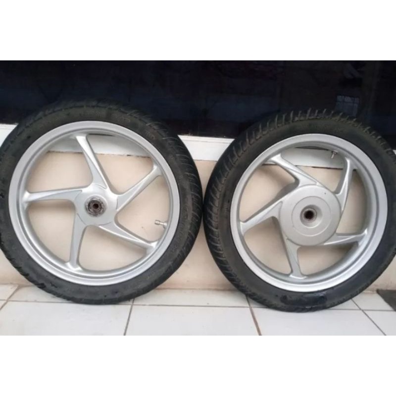 Velg honda beat fi/karbu plus ban second original