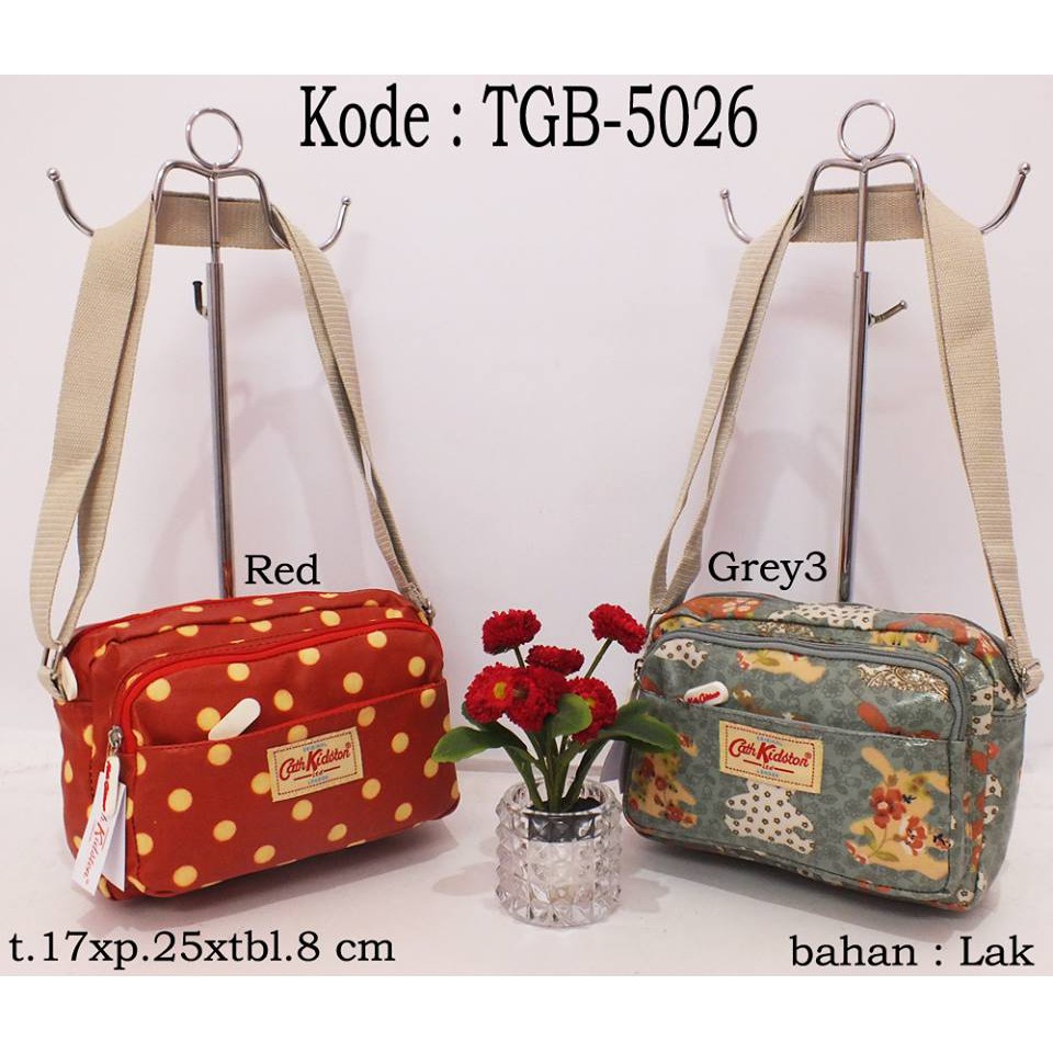 Tas slempang cath kidston