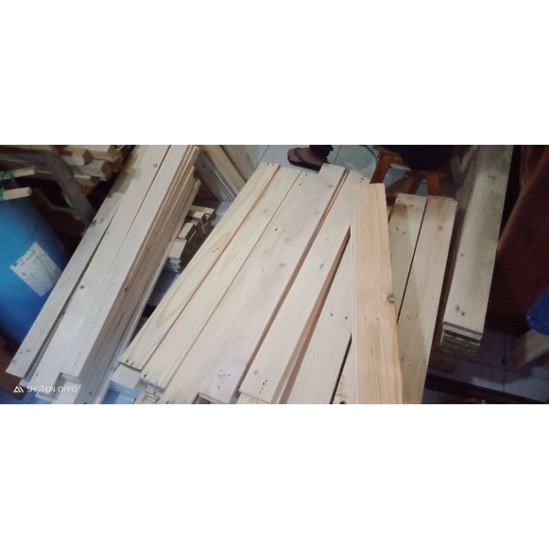 kayu pinus jati belanda