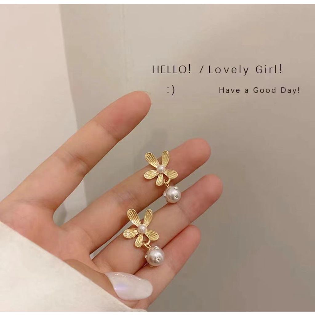 Anting fashion korea gold anti karat model bunga diamond A028